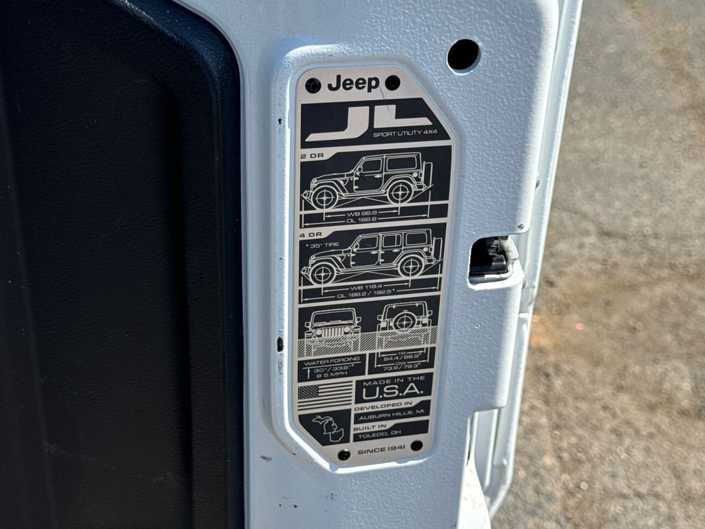 Used 2023 White Jeep Sport S image 12