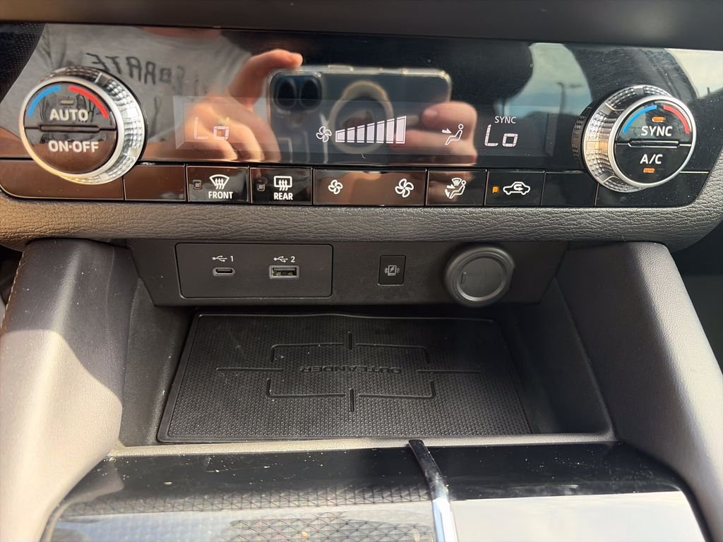 Used 2022  Mitsubishi Black Edition image 25