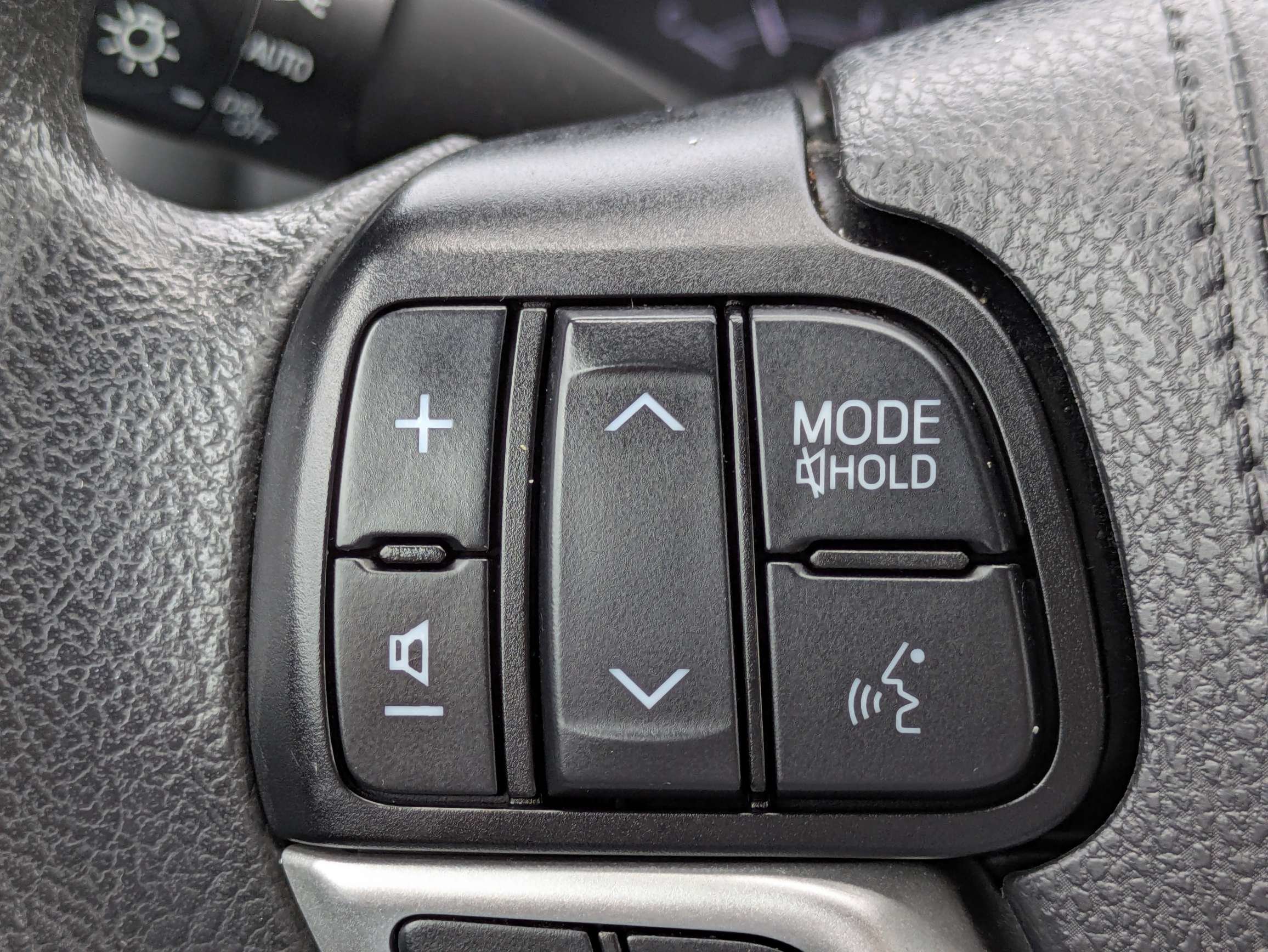 Used 2019 Alumina Jade Metallic Toyota LE image 28