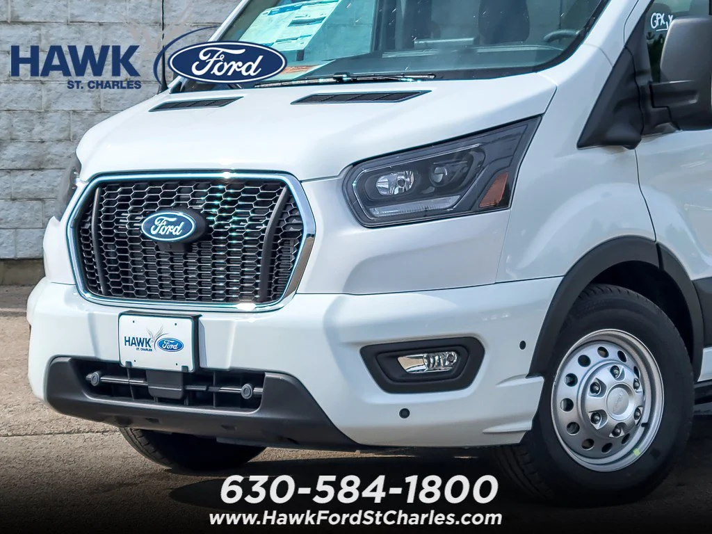 New 2026 Oxford White Ford Passenger Van XLT image 1