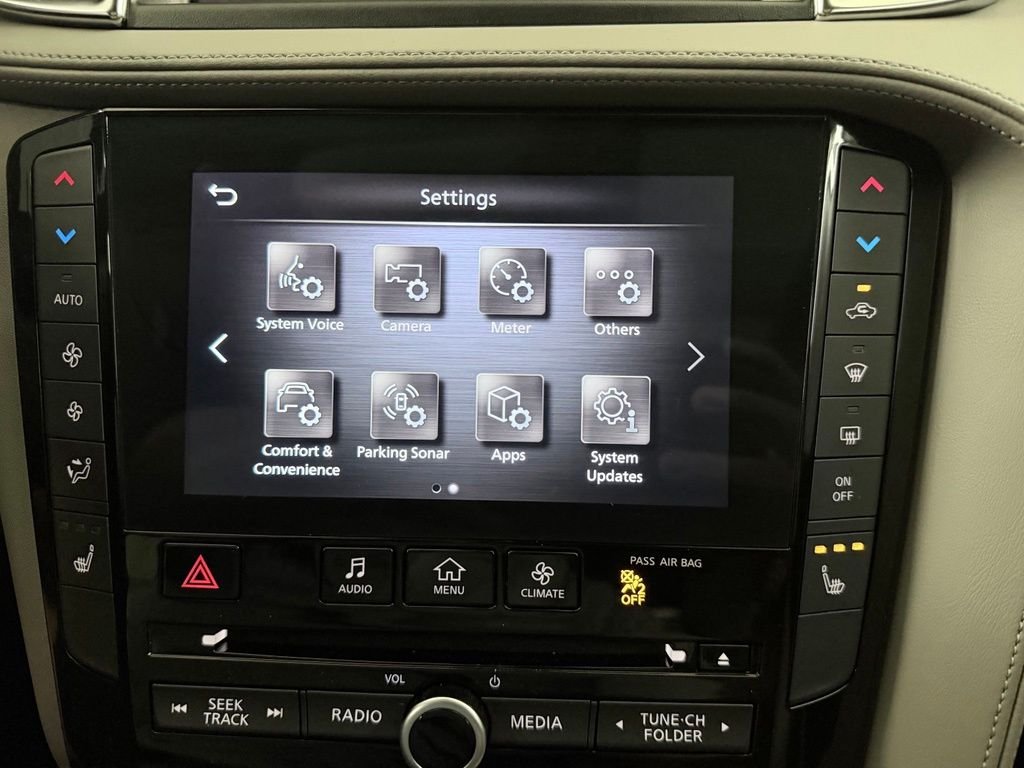 Used 2023 Gray INFINITI LUXE image 21