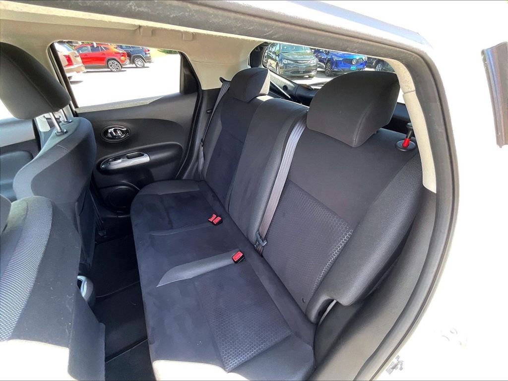 Used 2016 White Nissan SV image 25