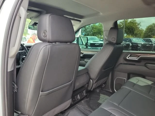 2024 Chevrolet Silverado 3500HD LT - Photo 21