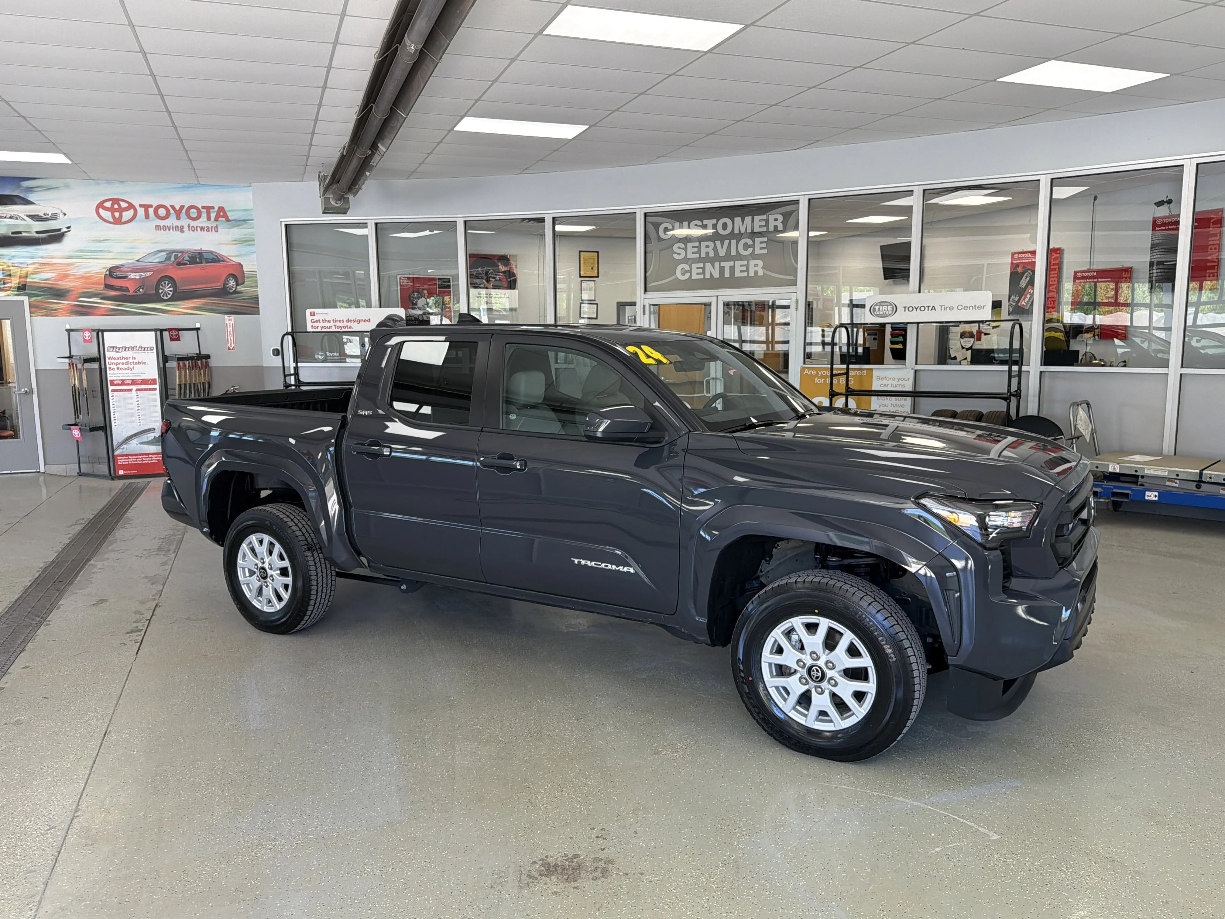 2024 Toyota Tacoma SR5 - Photo 45