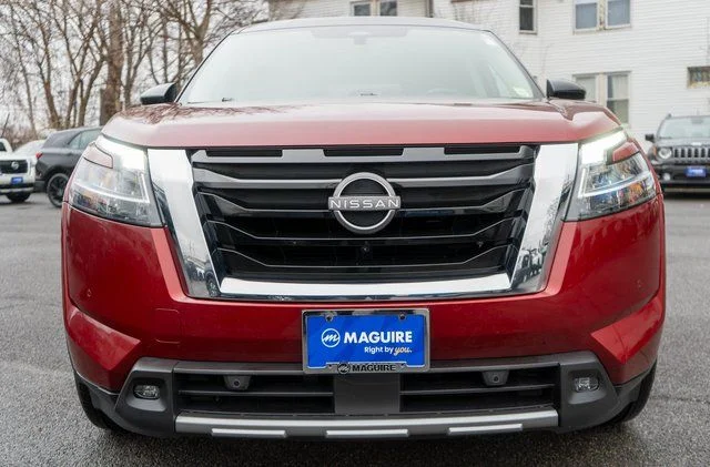Used 2023 Red Nissan Platinum image 3