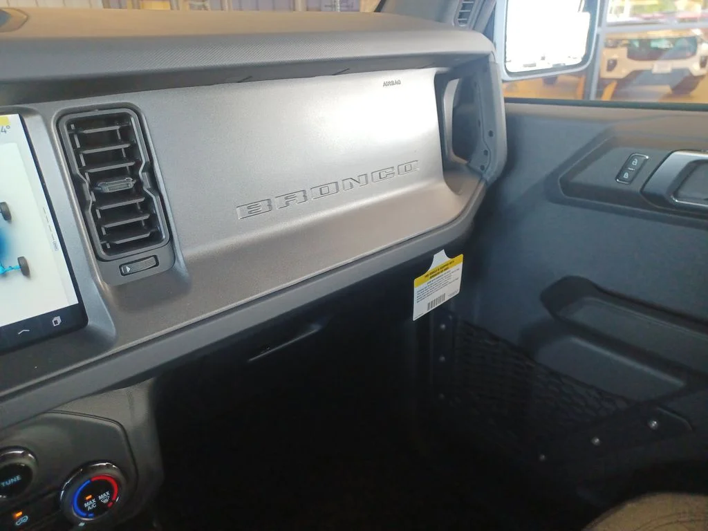 2025 Ford Bronco 4-Door Base - Photo 28