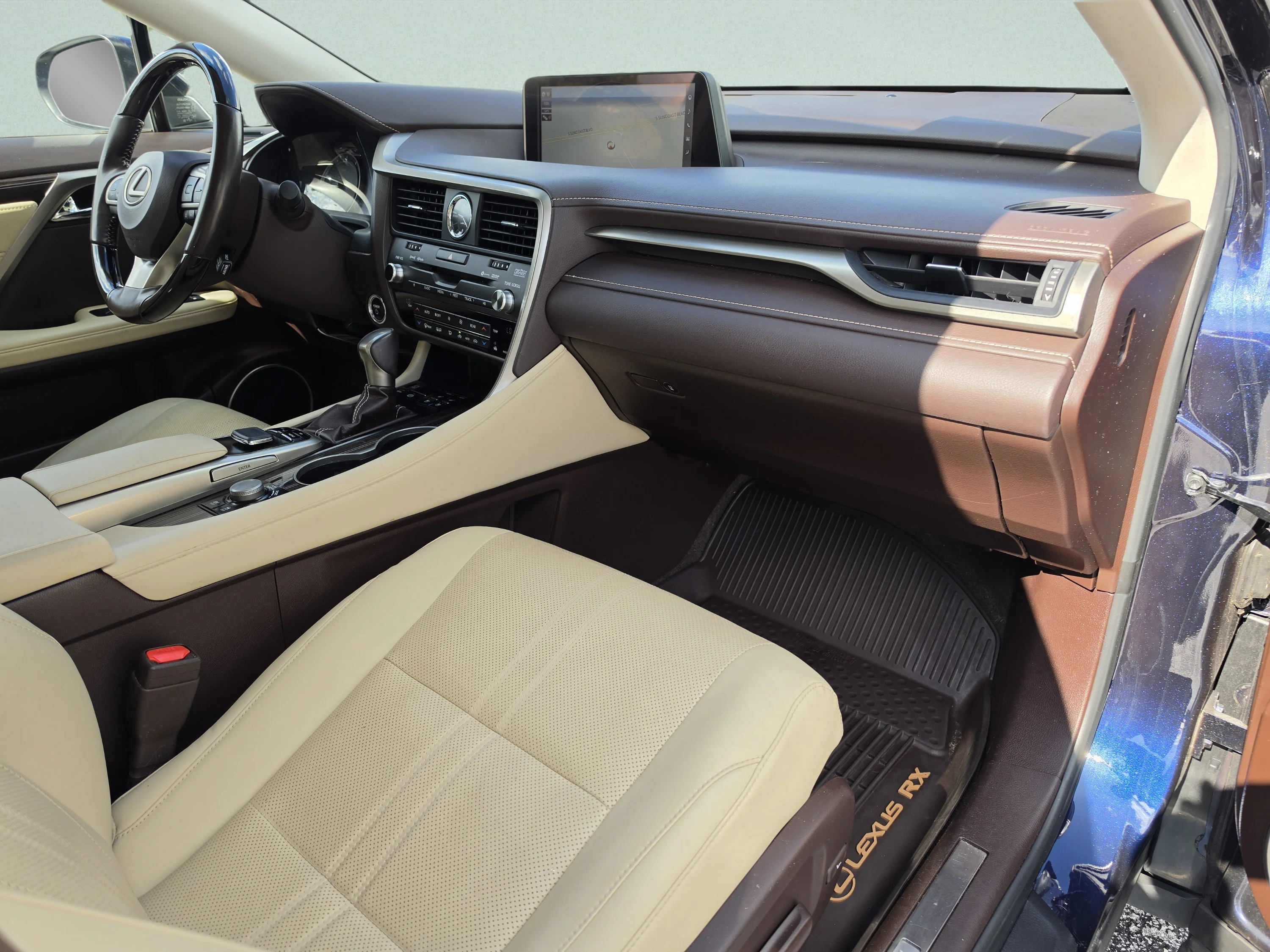Used 2018 Mica Lexus RX 450hL Luxury image 19