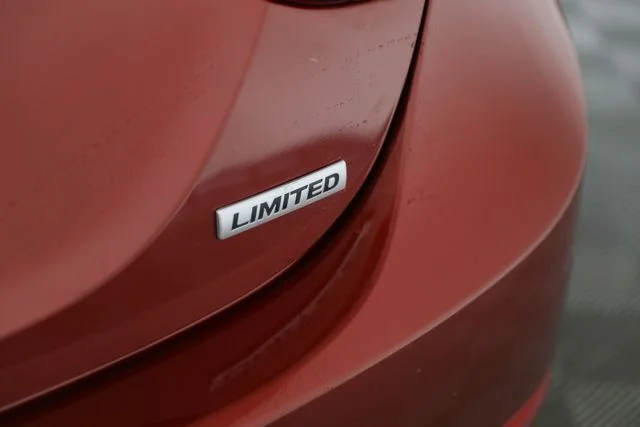 Used 2014 Red Hyundai Limited image 33