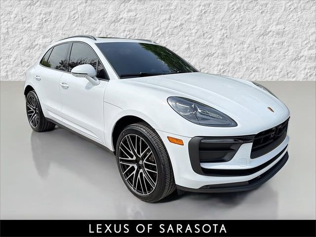 2023 Porsche Macan Base
