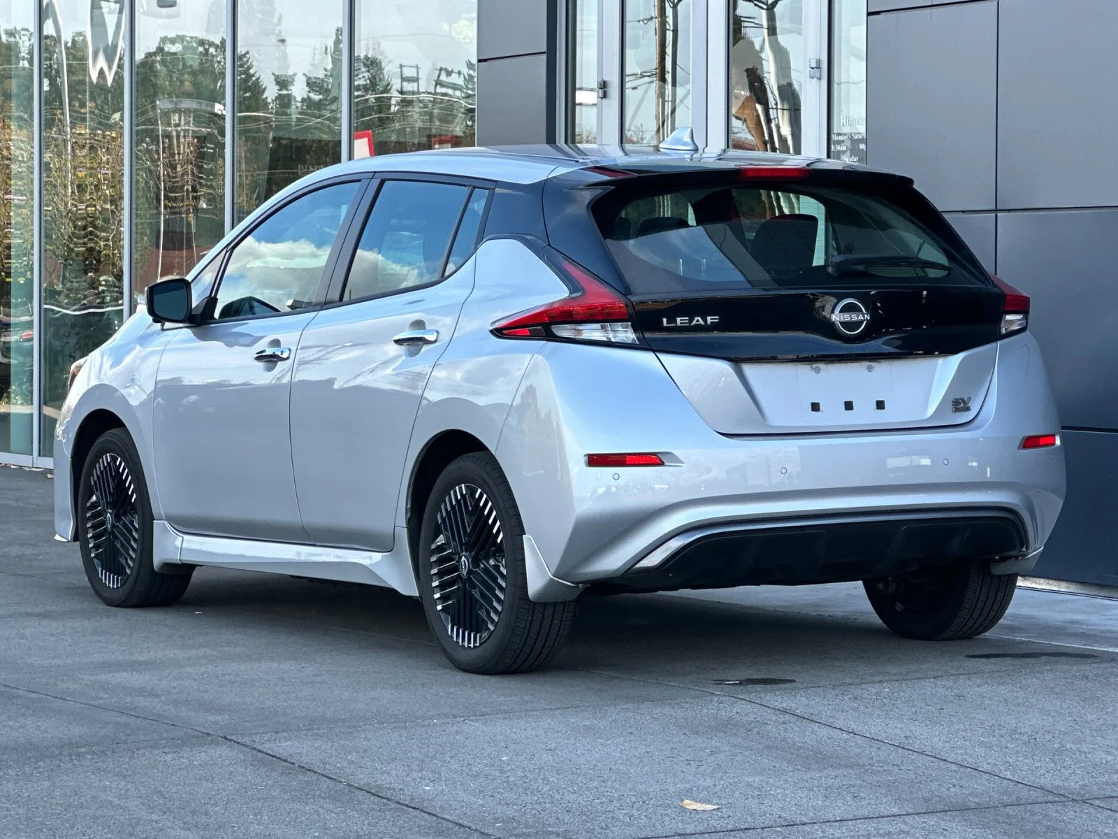 Used 2025 Brilliant Silver Metallic Nissan SV Plus image 6