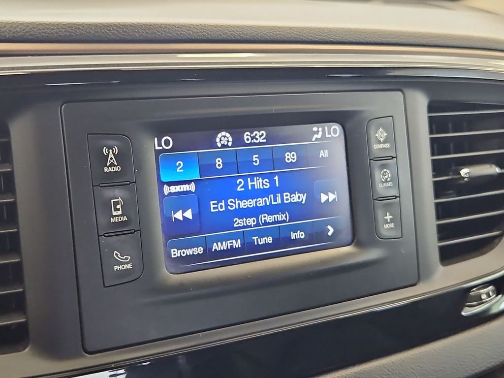 2017 Chrysler Pacifica Touring-L - Photo 17