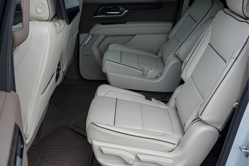 2026 GMC Yukon XL Denali - Photo 19
