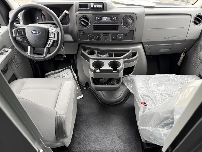 New 2026 Oxford White Ford SRW KUV image 6