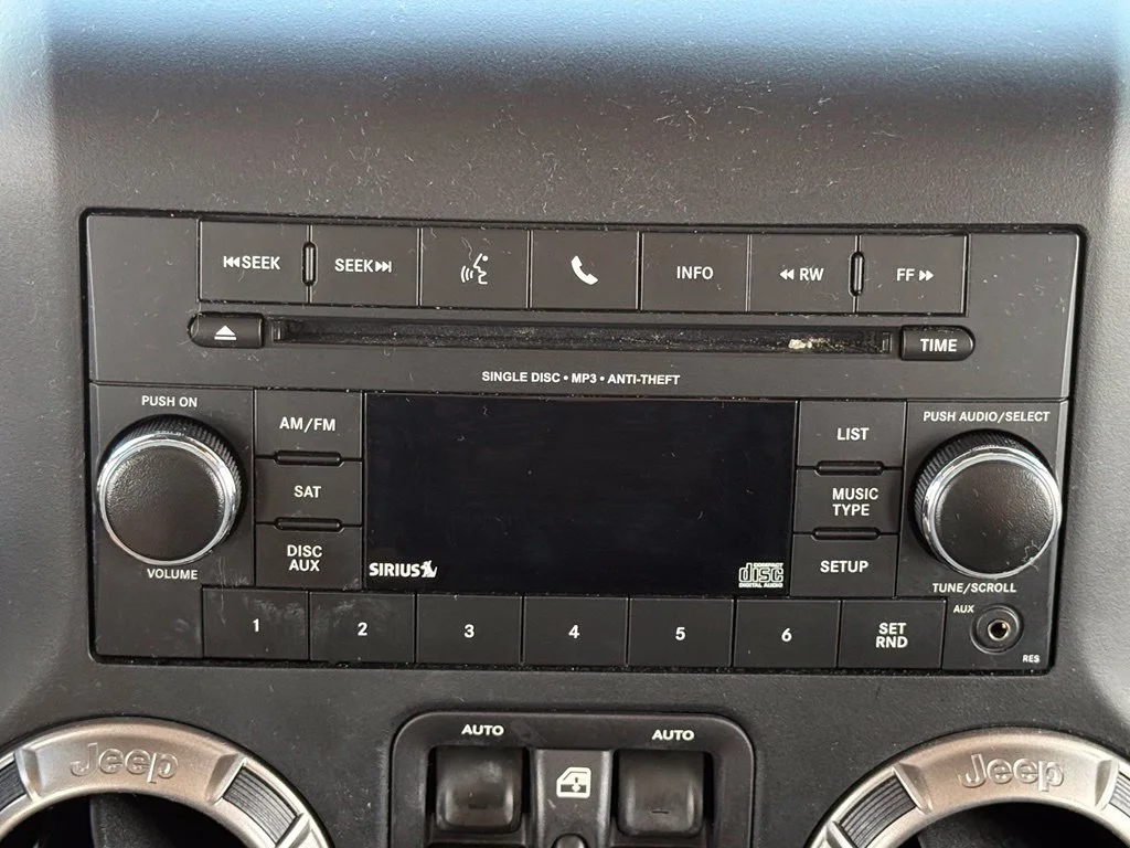 Used 2018 Red Jeep Unlimited Sahara image 18