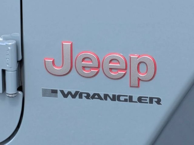 Used 2024 Gray Jeep Rubicon image 13