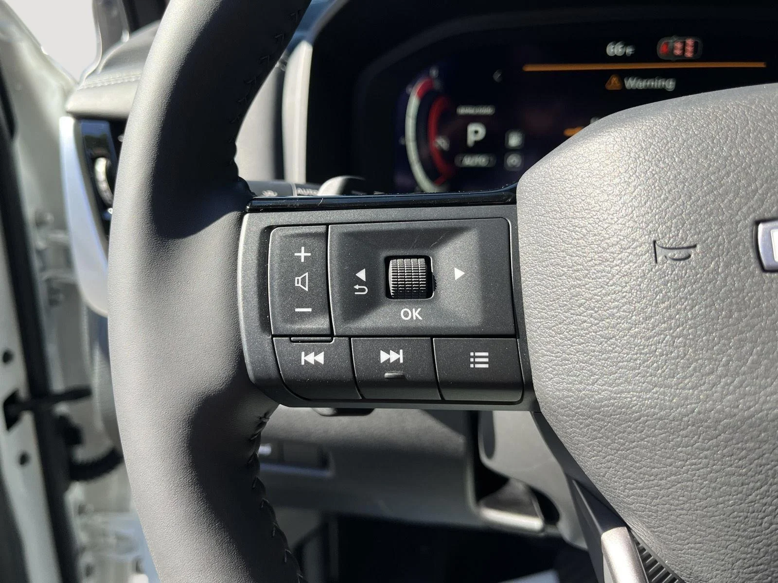 New 2026 Everest White Pearl TriCoat Nissan Platinum image 28