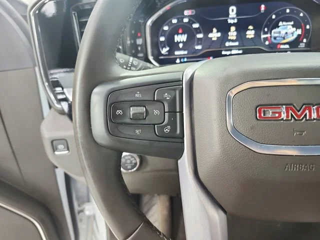Used 2025 Summit White GMC SLT image 24
