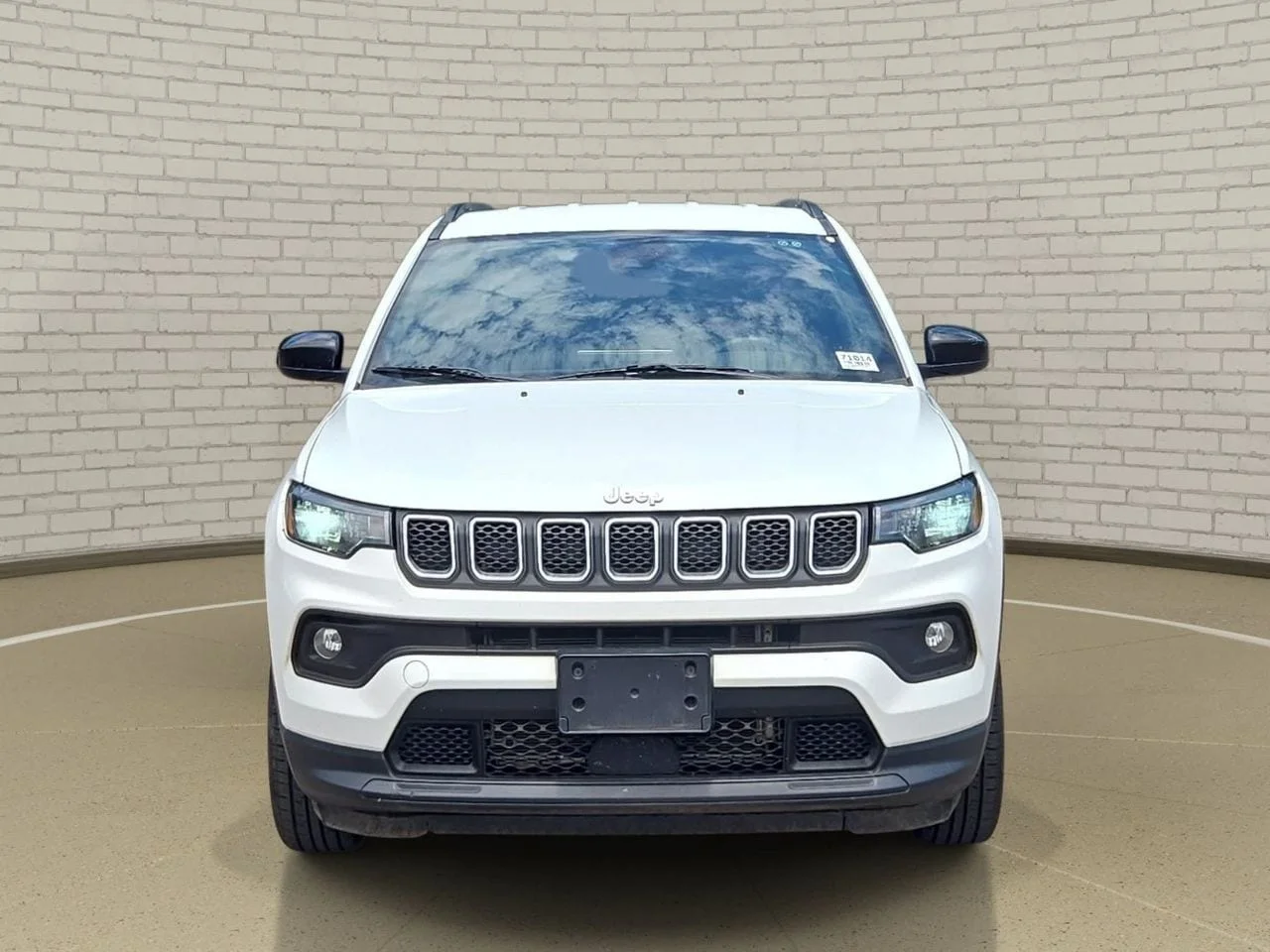 Used 2023 Bright White Clearcoat Jeep Latitude image 1
