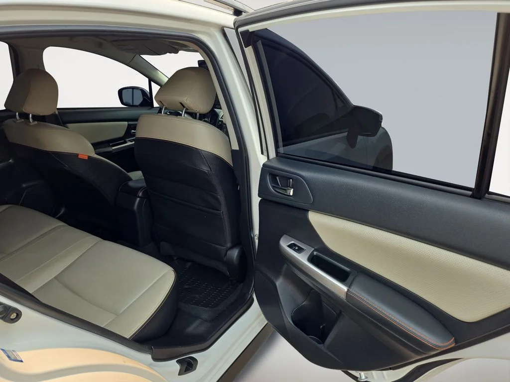Used 2017 Crystal White Pearl Subaru Limited image 12