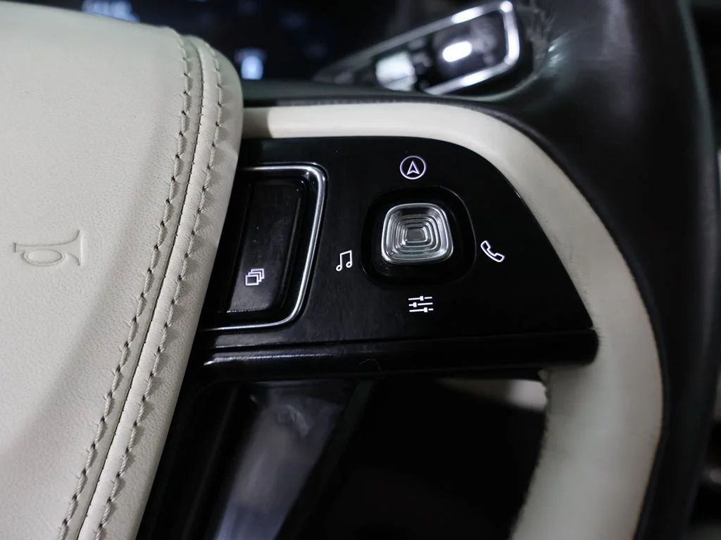 Used 2020 White Metallic Lincoln Black Label image 53