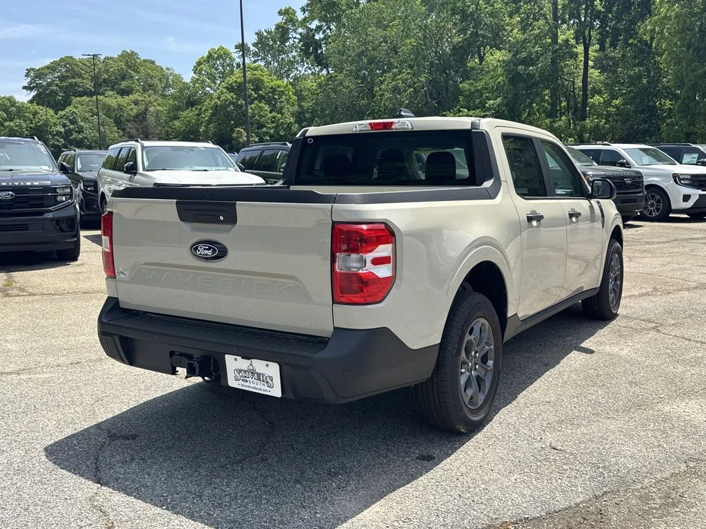 New 2025 Desert Sand Ford XLT image 7
