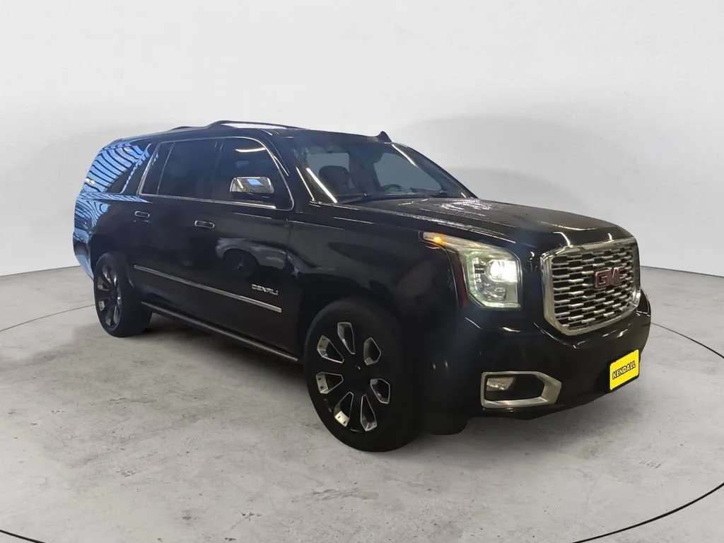 Used 2019 Onyx Black GMC Denali image 3