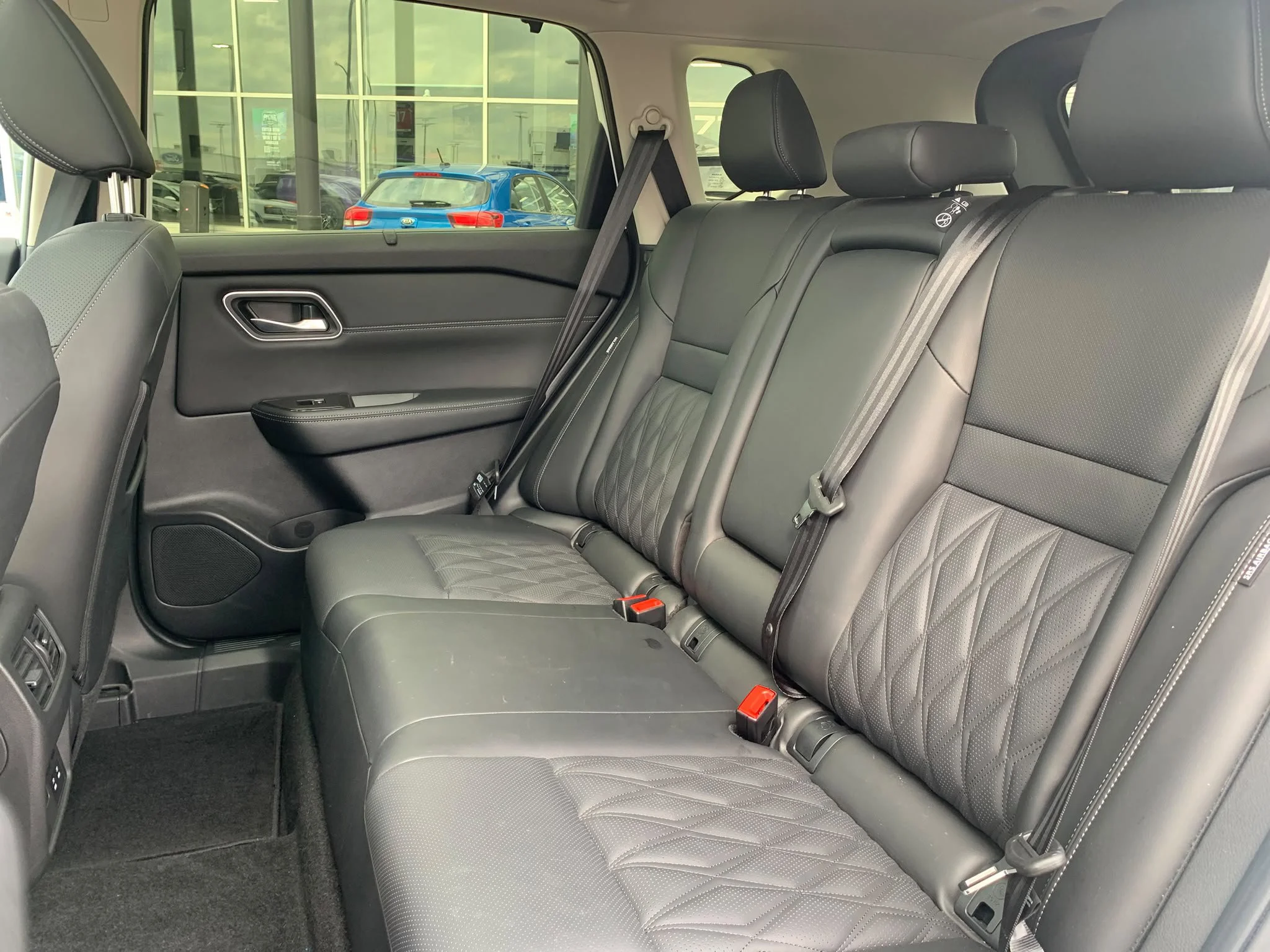 Certified Used 2024 Everest White Pearl Tricoat Nissan Platinum AWD*Adaptive Cruise | Remote Start | Nav | 360 Cam | Htd Leather | Pano Roof | Htd Wheel image 10