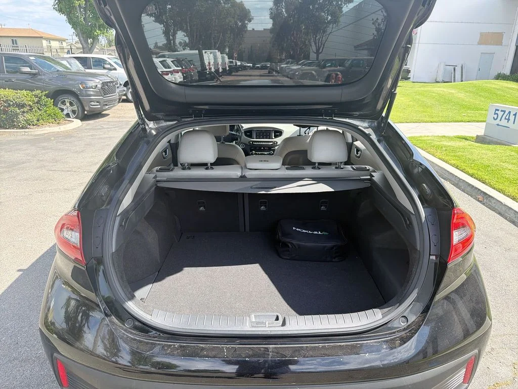 Used 2018 Black Hyundai Limited image 18