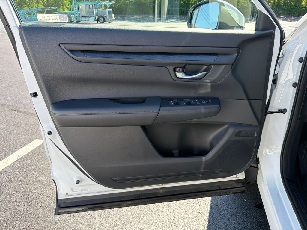 2023 Honda CR-V LX - Photo 17