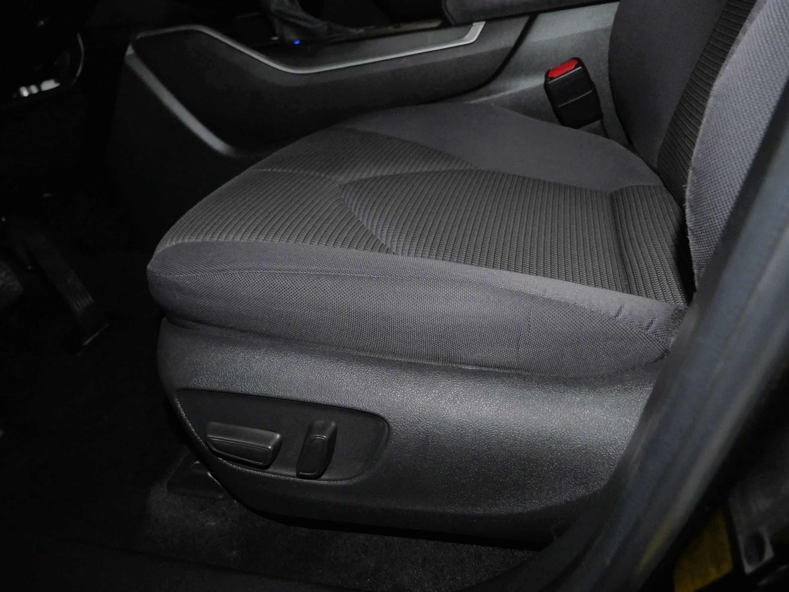 2023 Toyota Highlander LE - Photo 20