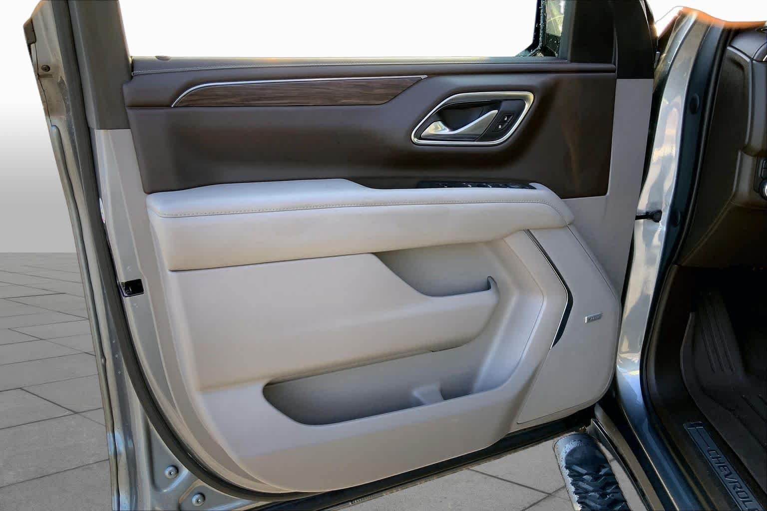 Used 2022 Satin Steel Metallic Chevrolet Z71 image 21