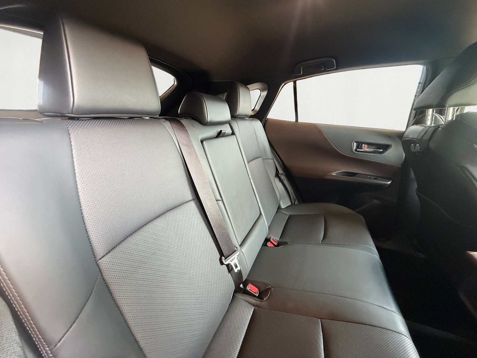 Used 2021 Blizzard Pearl Toyota Limited image 18