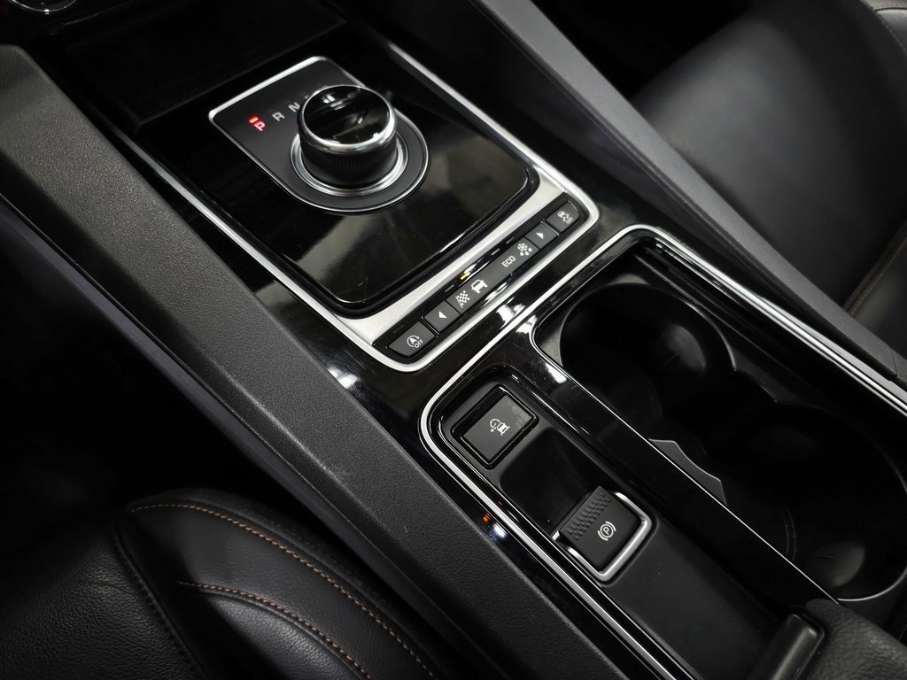 2018 JAGUAR F-PACE - Image 29