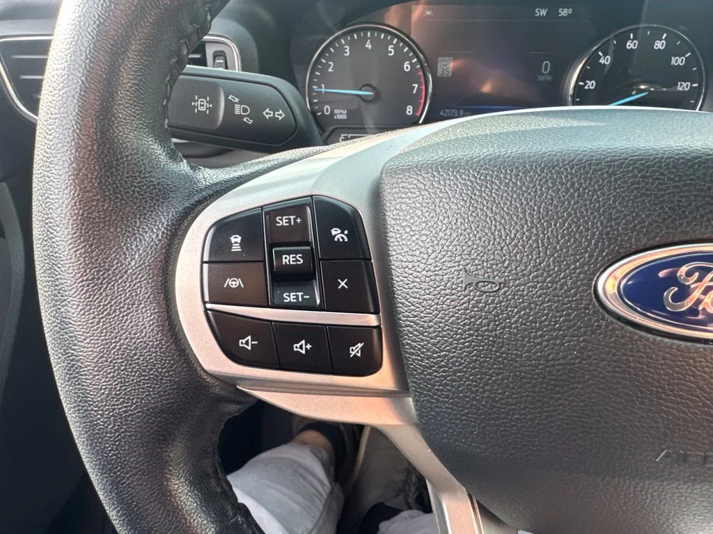 Used 2022 White Metallic Ford XLT image 18