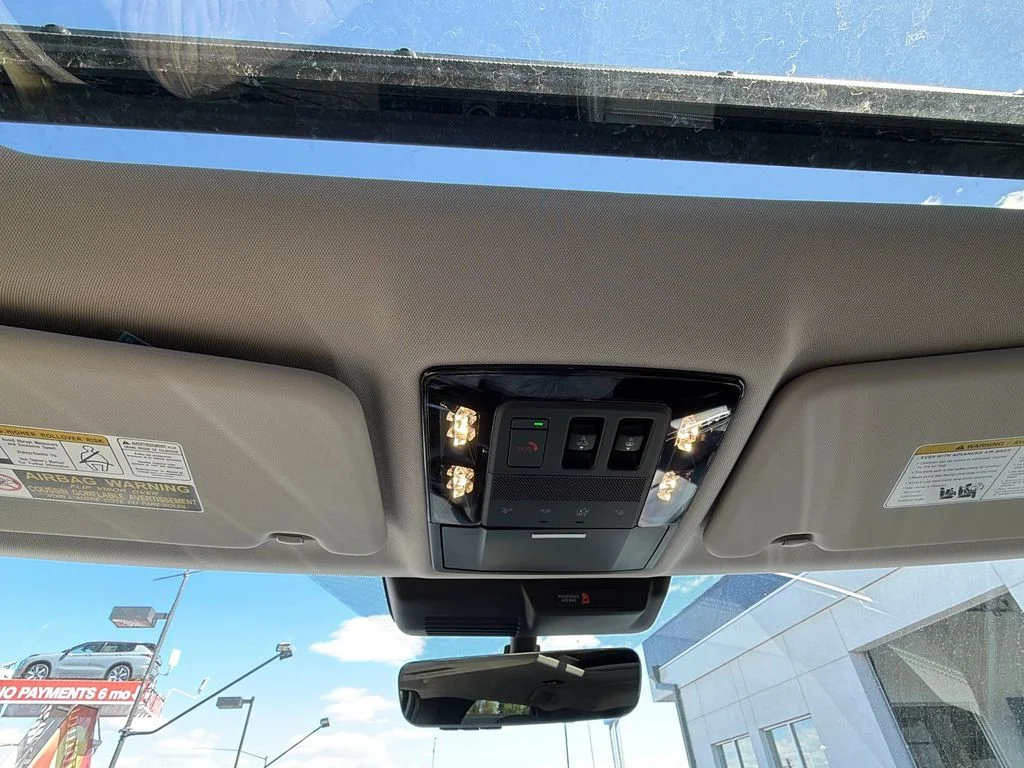 New 2026 White Diamond Mitsubishi TRAIL EDITION AWD image 22