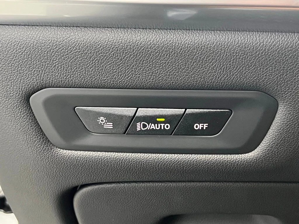 New 2026 Alpine White BMW xDrive40i image 19