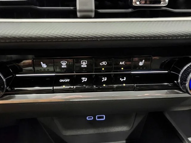 New 2027 White Chevrolet LT image 33