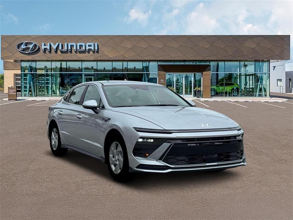 New 2026 Silver Hyundai SE image 11