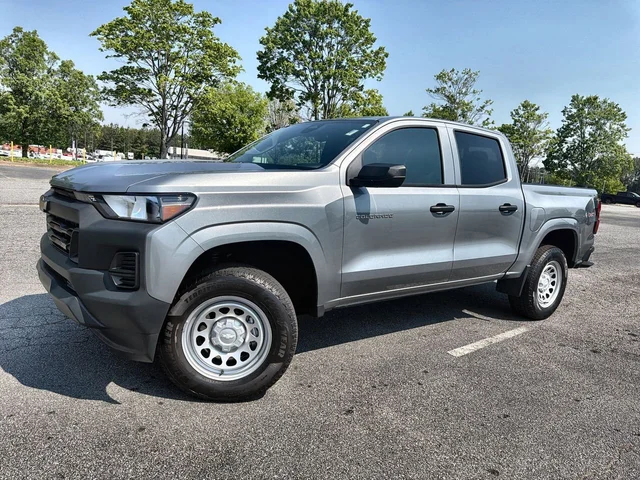 2025 Chevrolet Colorado WT/LT
