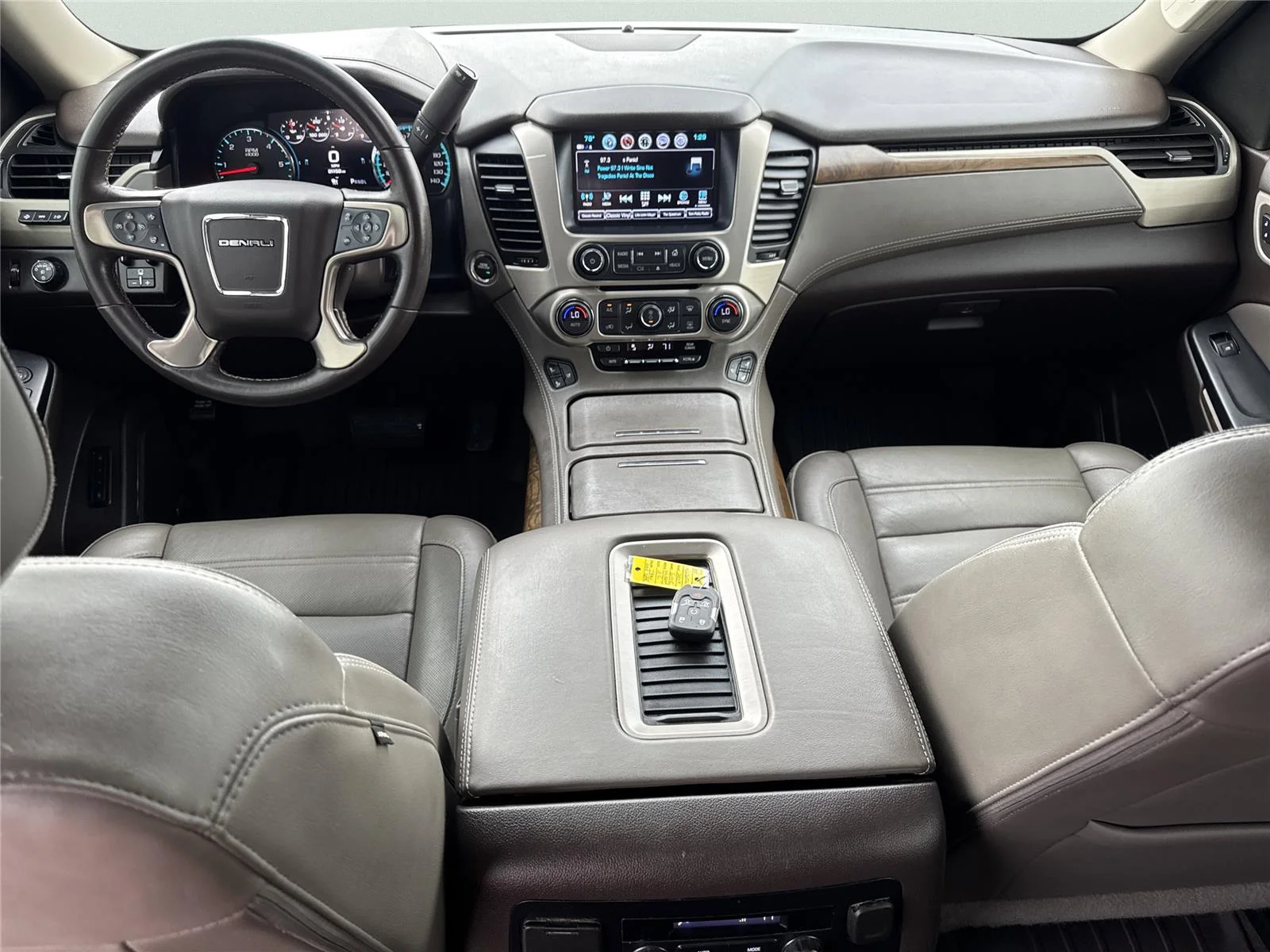 Used 2019 PEPPERDUST METALLIC GMC Denali image 13