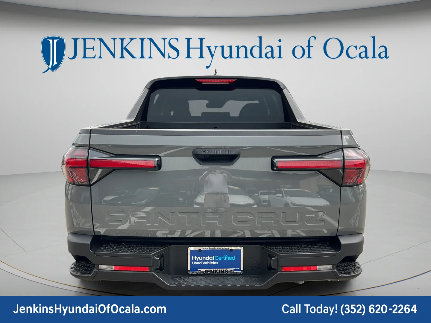 Used 2024 Hampton Gray Hyundai SE image 4