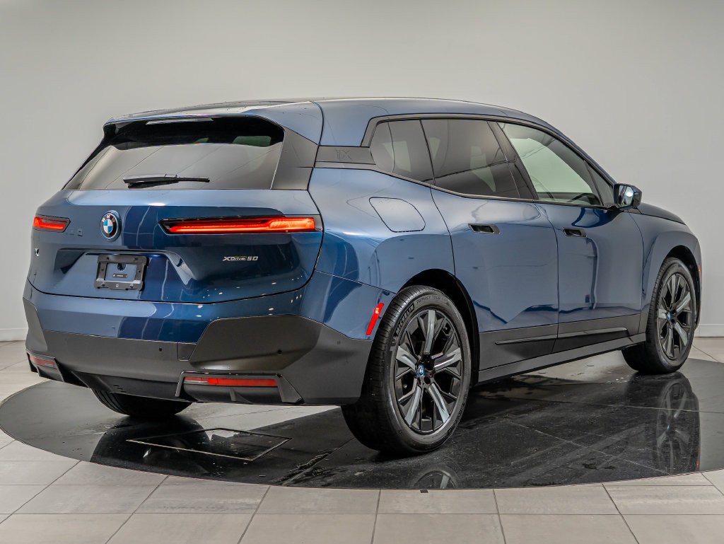 Used 2024 Phytonic Blue Metallic BMW xDrive50 image 10
