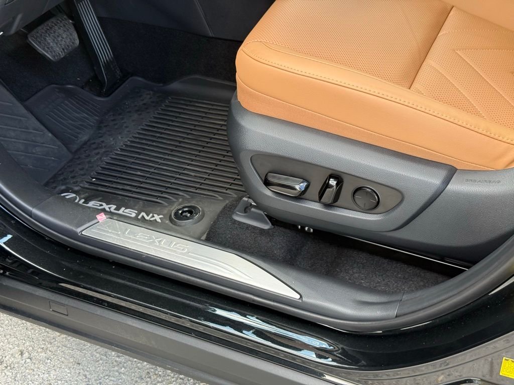 2026 Lexus NX 450h+ Luxury - Photo 18