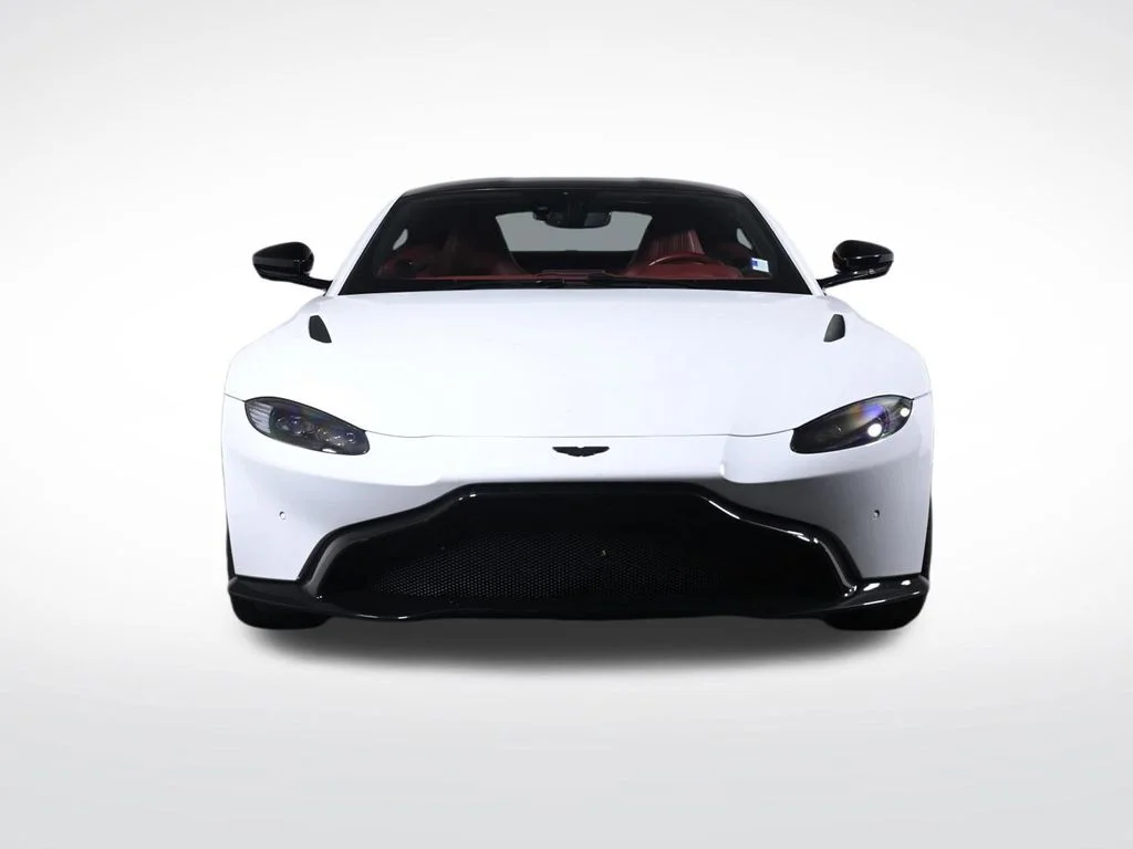 Used 2022 Lunar White Aston Martin Coupe image 8