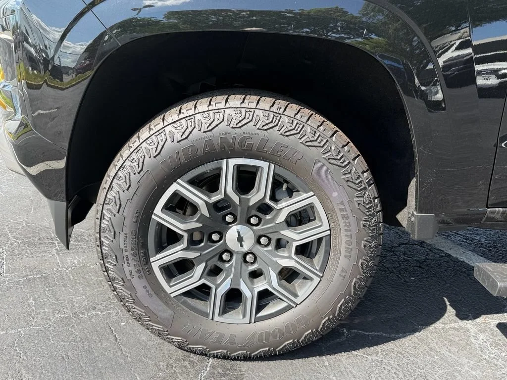 New 2026 Black Chevrolet Z71 image 7
