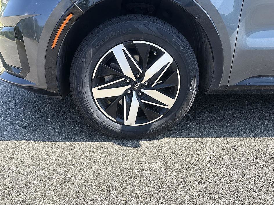 Used 2021 Gravity Grey Kia EX image 10