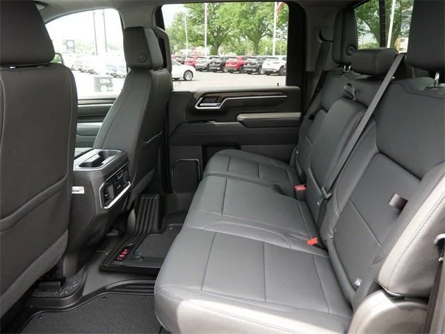 2025 GMC Sierra 2500HD SLT - Photo 6