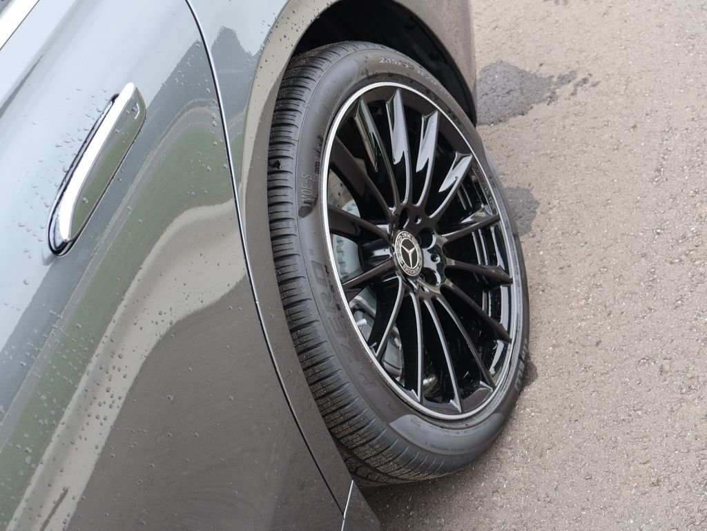 New 2026 MANUFAKTUR Graphite Metallic Mercedes-Benz S 580 image 43