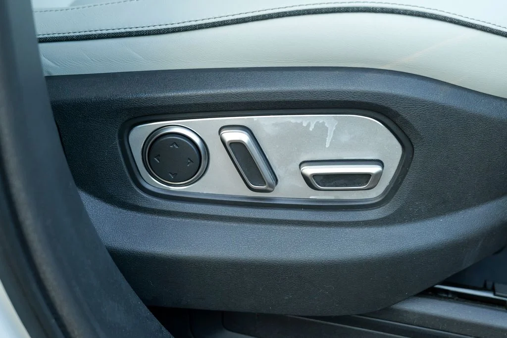 Used 2024 Glacier White Rivian Adventure image 40