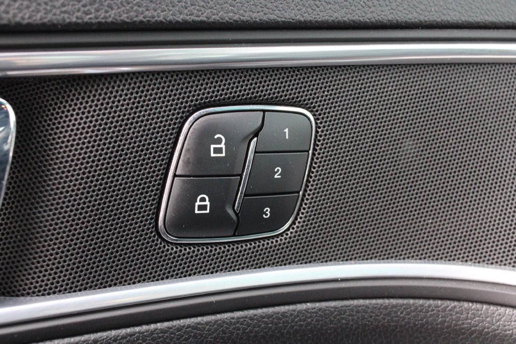 Used 2017 White Ford Sport image 4